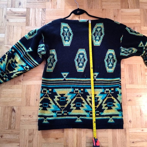 SOLD-Vintage 60s Aztec patterned sweater - Sz M - Picture 8 of 9
